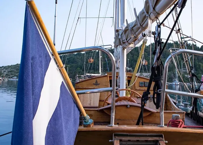 Nereid * Nisida Agios Nikolaos (Paxos)